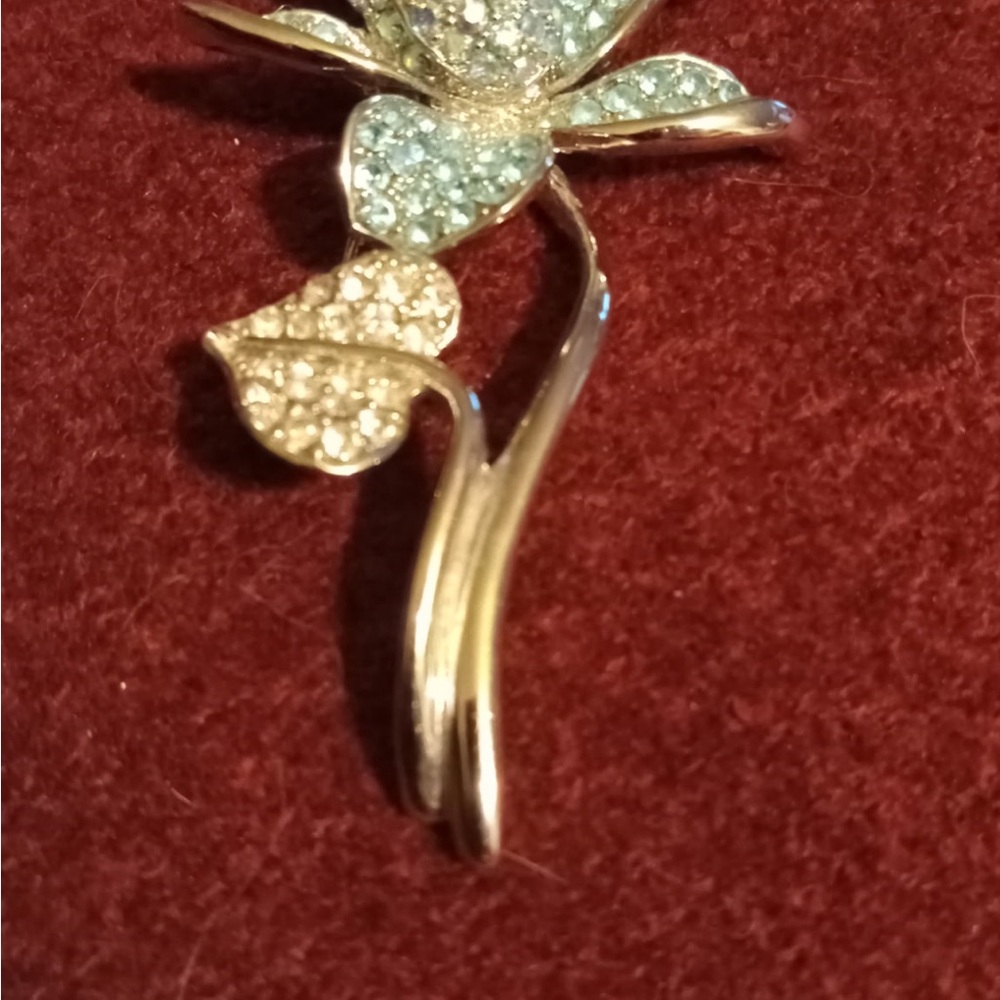 Beautiful Vintage Brooch